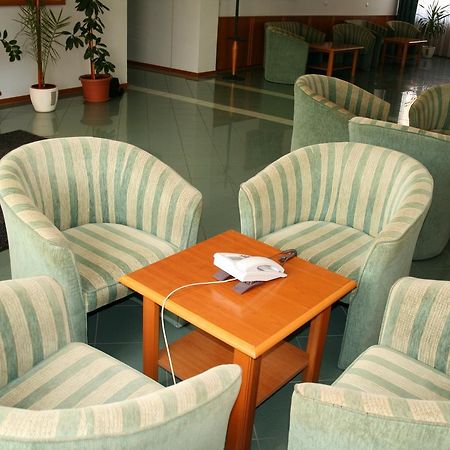 Park Hotel Es Rendezveny Centrum Babolna ภายนอก รูปภาพ